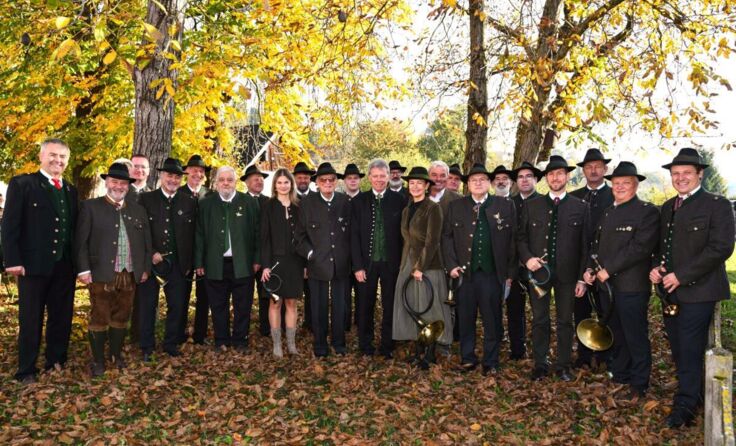 60 Jahre! Die Jagdhornbläsergruppe Machland hatte allen Grund zu feiern. (Foto: Rudolf Dornik)