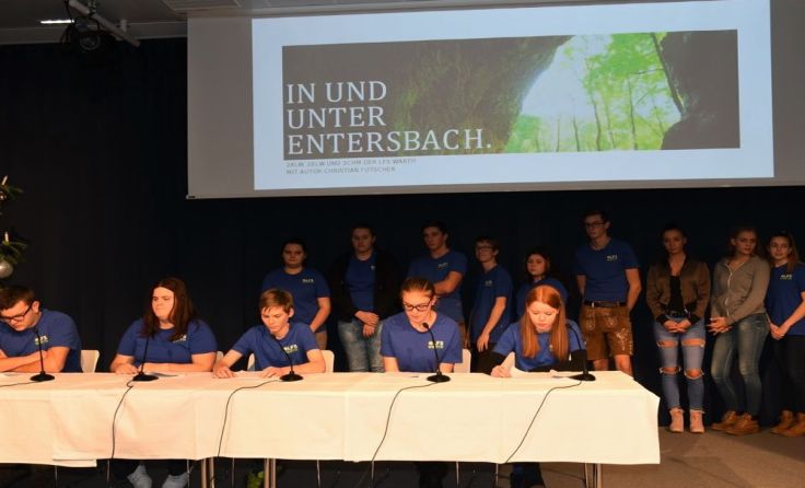 Lesung der LFS Warth, Schulhausroman Nr. 30 „In und unter Entersbach“ Foto: Jürgen Mück