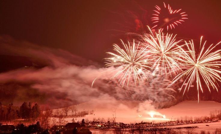 Feuerwerk bei der Familienarena St. Corona. Foto: Walter Strobl