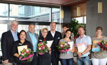 Linsberg Asia in Bad Erlach ehrt langjährige Mitarbeiter