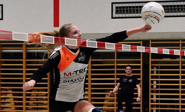 Der Auftakt zur Hallensaison im Frauen-Faustball fand in Laakirchen statt.