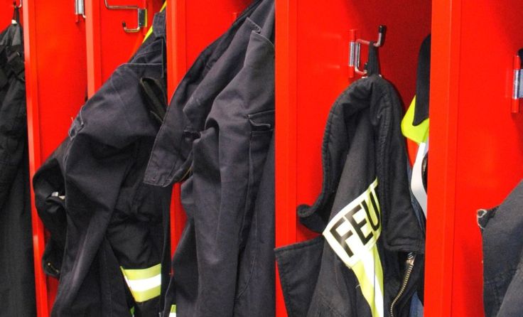 Uniform im Feuerwehrhaus lassen! Erwünscht ist Abendkleidung. (Foto: paulwip/pixelio.de)