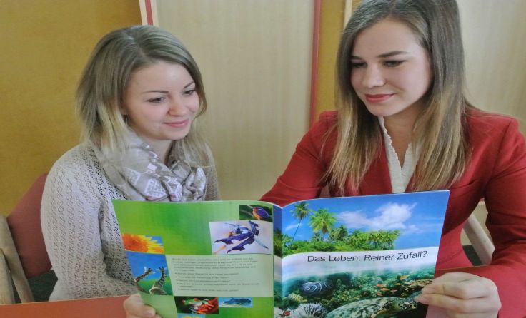 Kathi und Delia schätzen die logischen Argumente (Foto: JZ) 