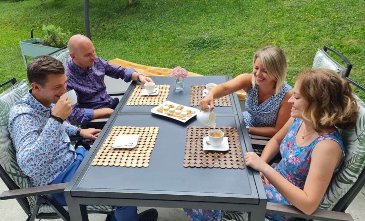 Die Ehepaare Mally und Töchterle haben die Tipps der Glücksfibel schon getestet (Foto: FMZ)