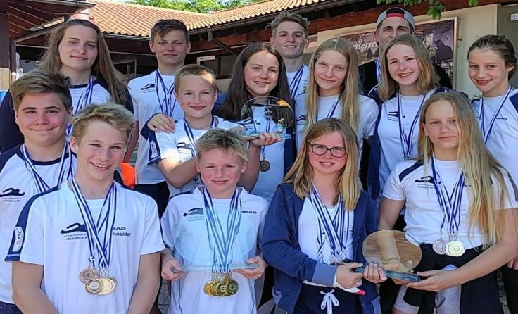 Die Vöcklabrucker Schwimmmannschaft in Amberg