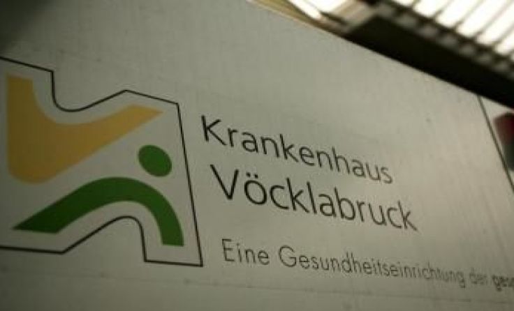 Die drei Verletzten wurden in das Krankenhaus Vöcklabruck gebracht. Symbolfoto: Weihbold