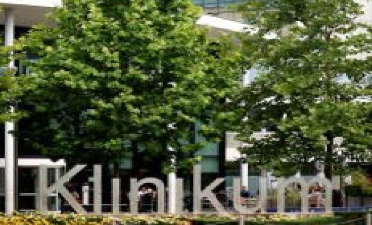 Der Verletzte wurde in das Klinikum Wels gebracht. Symbolfoto: Weihbold