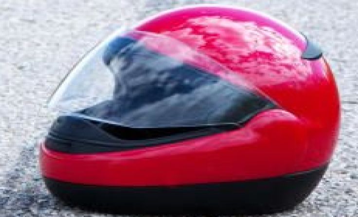 Der Motorradfahrer wurde bei dem Unfall schwer verletzt. Symbolfoto: Wodicka