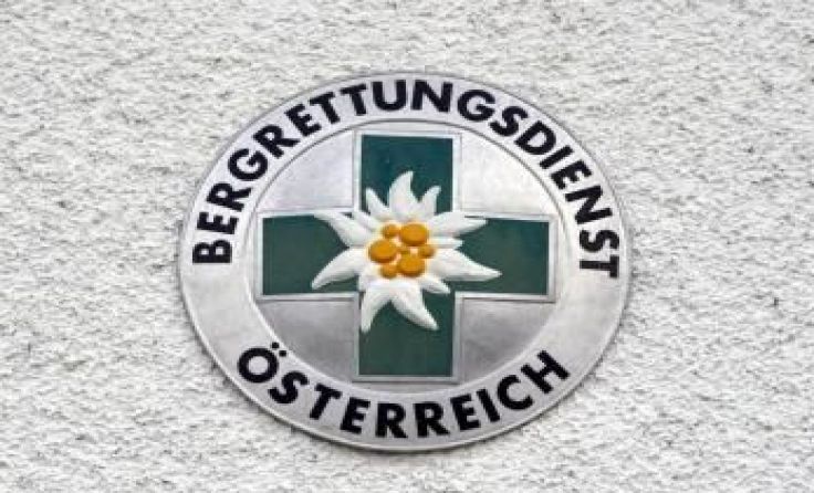 Die Bergrettung St. Wolfgang kutschierte den 39-Jährigen ins Tal. Symbolfoto: Wodicka