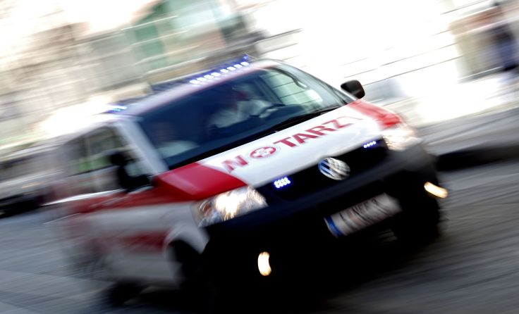 Der Mopedlenker wurde bei dem Unfall schwer verletzt. Symbolfoto: Weihbold