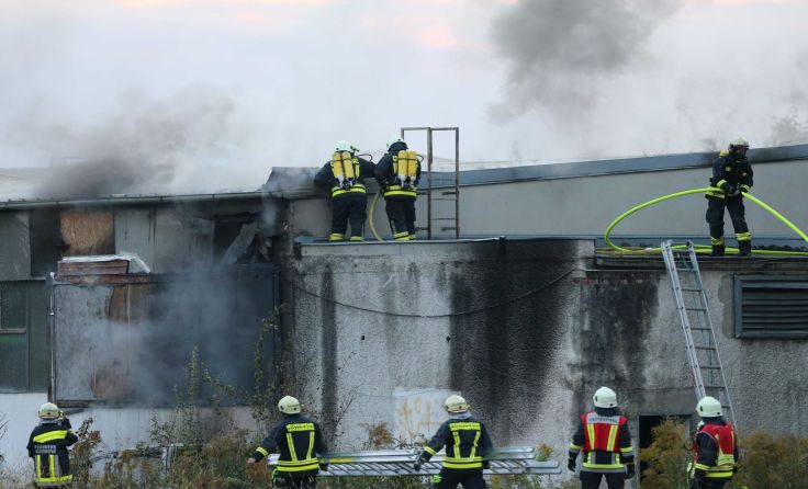 Sieben Feuerwehren mit 150 Einsatzkräften waren vor Ort. Fotos: FOTOKERSCHI.AT/HANNES DRAXLER