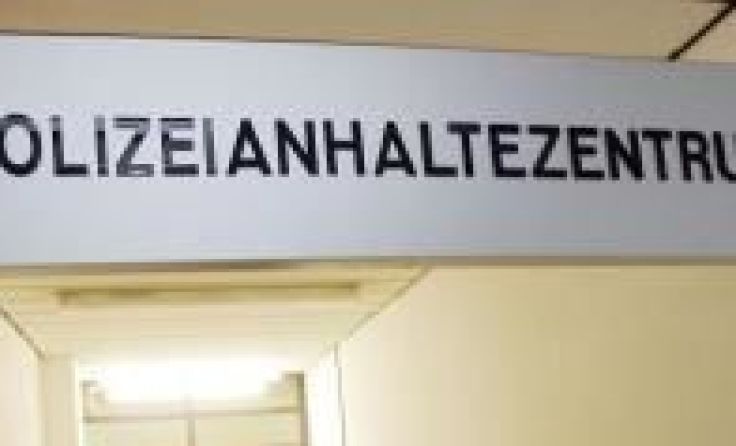Der 18-Jährige wurde in das Polizeianhaltezentrum Linz gebracht. Symbolfoto: Weihbold