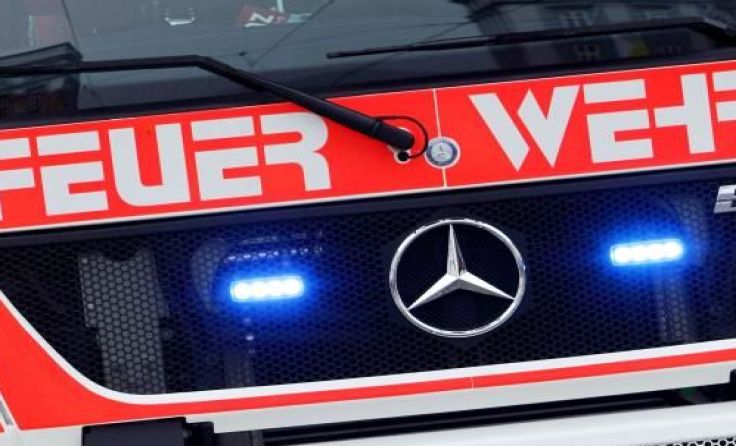 Rund 40 Mann von 2 Feuerwehren waren bei dem Brand im Einsatz. Symbolfoto: Weihbold