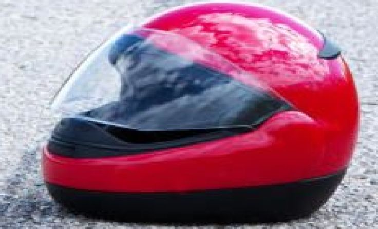 Der Motorradfahrer wurde bei dem Unfall schwer verletzt. Symbolfoto: Wodicka