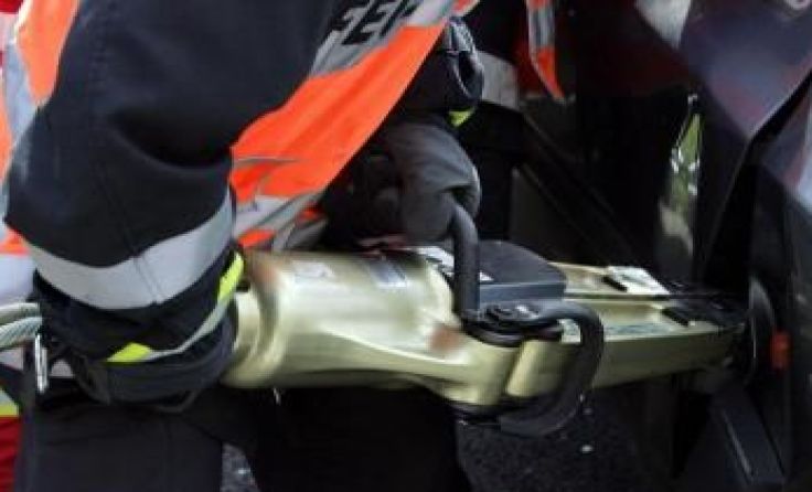 Die FF Tarsdorf konnte den eingeklemmten Lenker aus dem Unfallwagen bergen. Symbolfoto: Weihbold