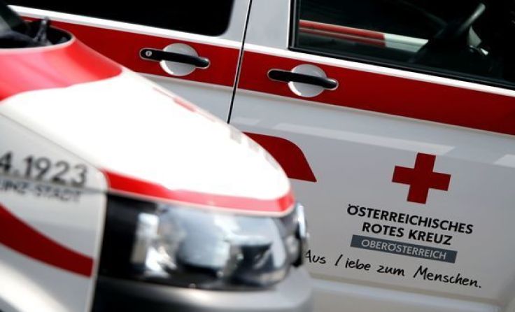 Zwei Personen wurden bei dem Unfall teils schwer verletzt. Symbolfoto: Weihbold