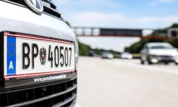Die Polizei führte auf der A9 Lenker- und Fahrzeugkontrollen durch. Symbolfoto: Weihbold