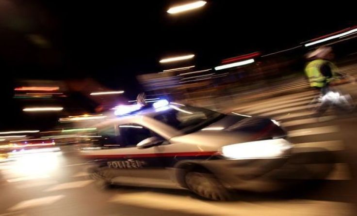 Die Polizei konnte die beiden Männer noch auf dem Grundstück verhaften. Symbolfoto: Weihbold