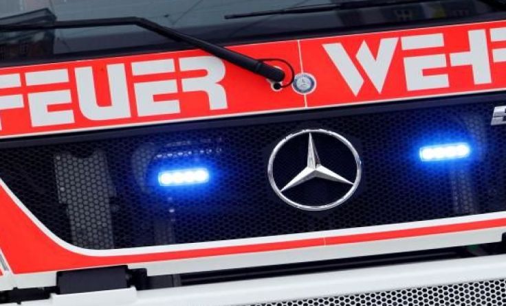 Das Feuer breitete sich auf noch auf eine Schrebergartenhütte aus. Symbolfoto: Weihbold