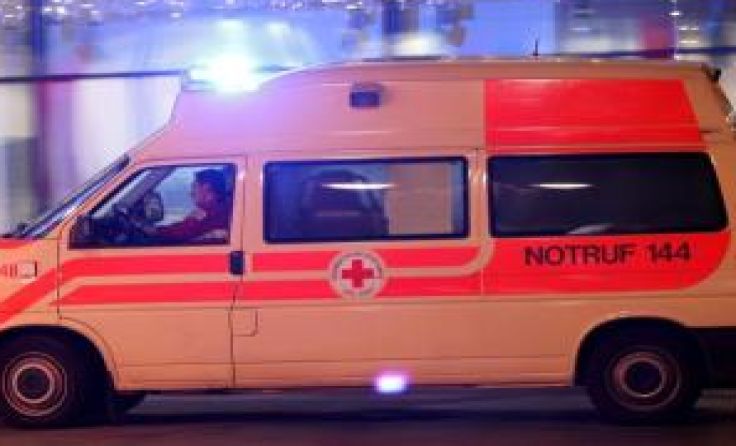 Die beiden PKW-Insassen wurden in das LKH Vöcklabruck gebracht. Symbolfoto: Weihbold
