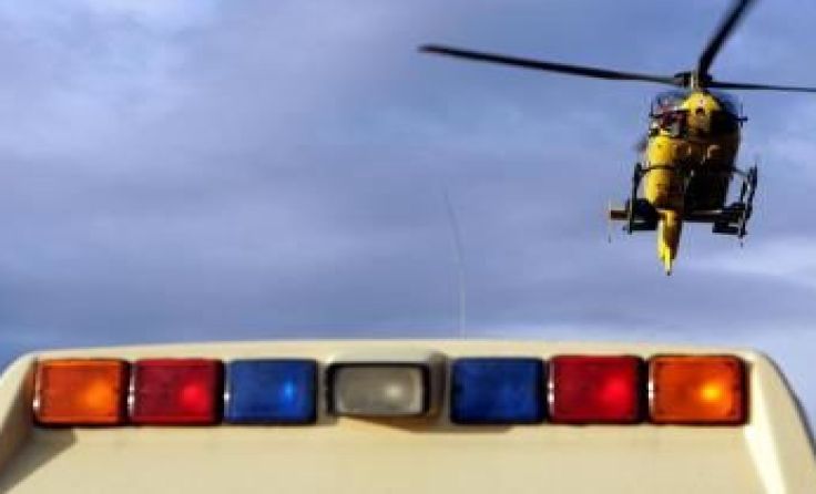 Rettung und Notarzthubschrauber brachten die vier Verletzten ins Klinikum Wels. Symbolfoto: Weihbold