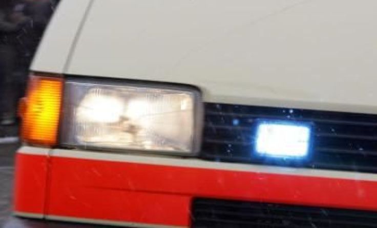 Der 32-Jährige wurde bei dem Sturz unbestimmten Grades verletzt. Symbolfoto: Weihbold