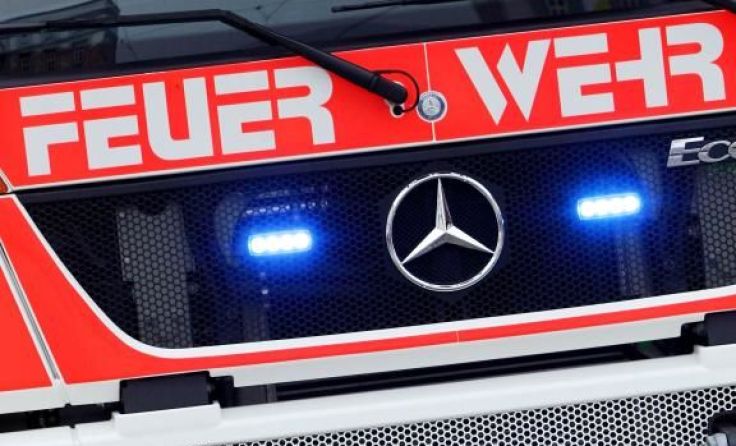 Die Feuerwehr konnte den Brand löschen und die Gasflaschen bergen. Symbolfoto: Weihbold