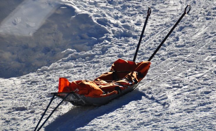 Der Verletzte wurde mittels Akia abtransportiert. Symbolfoto: Karl Allen Lugmayer/shutterstock.com