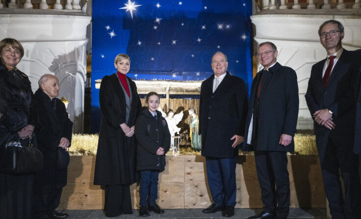 Friedenslicht in der Krippe im Fürstenpalast (Foto: Land OÖ/Max Mayrhofer)