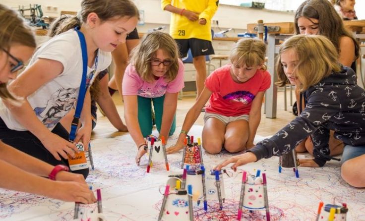 Die Nachwuchsforscher bauten Roboter und Maschinen. Foto: KinderUni OÖ