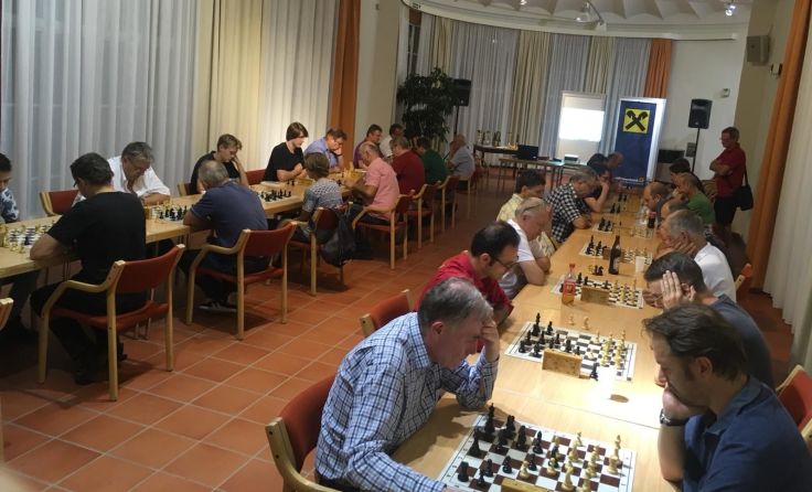 44 Teilnehmer waren bei der Kurbezirk-Schachmeisterschaft dabei. Foto: privat