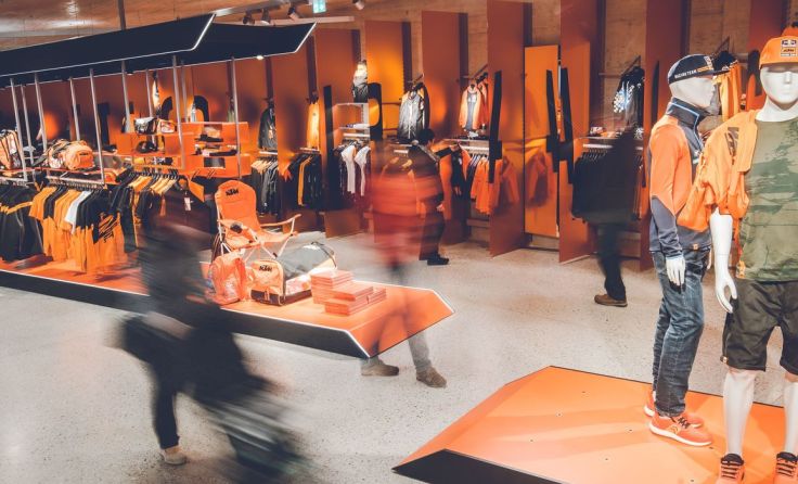 Click & Collect im KTM Motohall Shop Foto: KTM