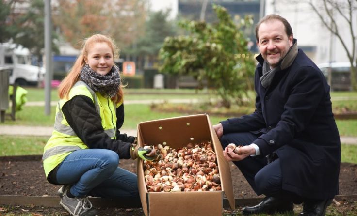 Vizebürgermeister Bernhard Baier besucht die GärtnerInnen Foto: stadt_linz_dworschak