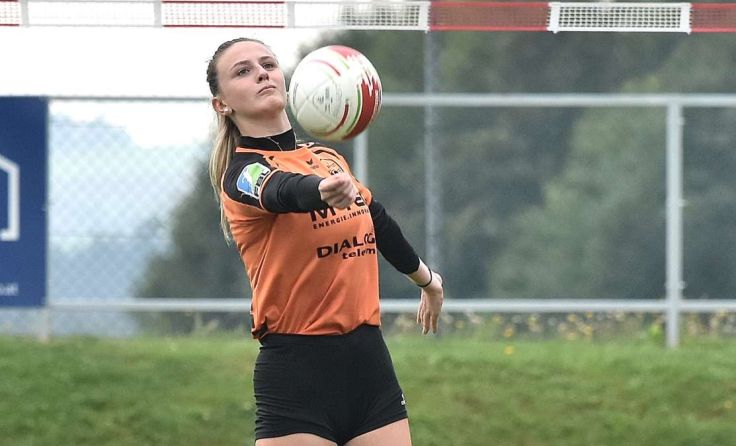 Arnreits Julia Seltenhofer im Zuspiel (Manfred Lindorfer)