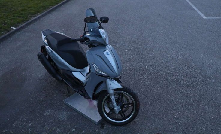 Der Motorradfahrer erlitt bei dem Unfall schwere Verletzungen. Fotos: laumat.at / Matthias Lauber
