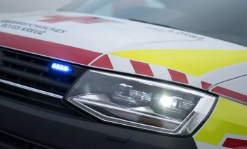 Altbauer (73) stürzte mitsamt Arbeitsbühne sechs Meter tief in den Hörschinger Bach