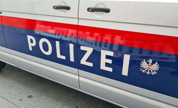 Die Polizei nahm dem Mann den Führerschein ab. (Symbolfoto: Sigtrix/stock.adobe.com)