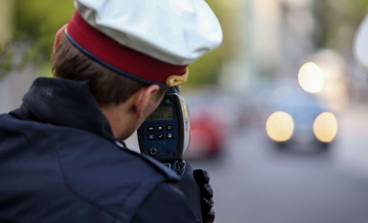 Viele Fahrzeuglenker waren auf der B148 zu schnell unterwegs. (Symbolfoto: Weihbold)