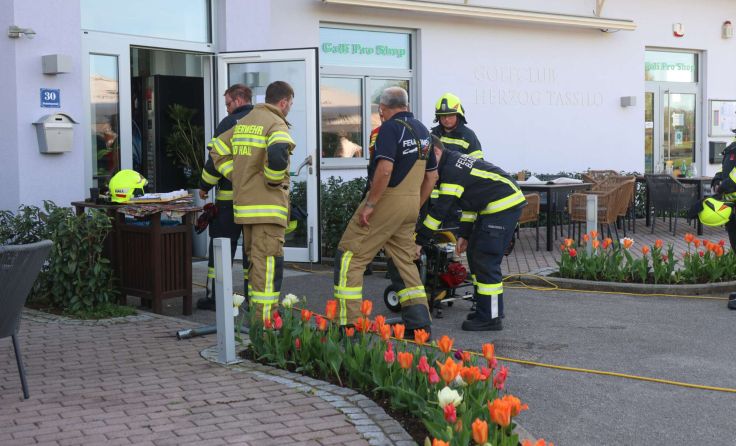 Für die Feuerwehren war der Einsatz recht schnell wieder beendet. (Foto: laumat.at/Matthias Lauber)