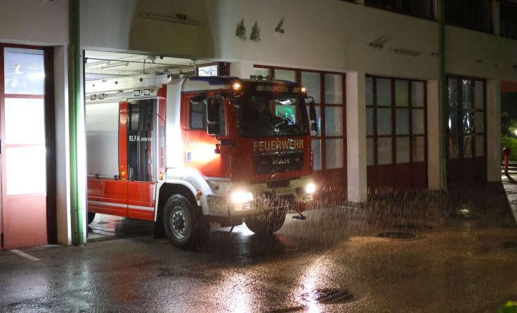 Nächtlicher Einsatz für die FF Gmunden (Foto: laumat.at/Matthias Lauber)