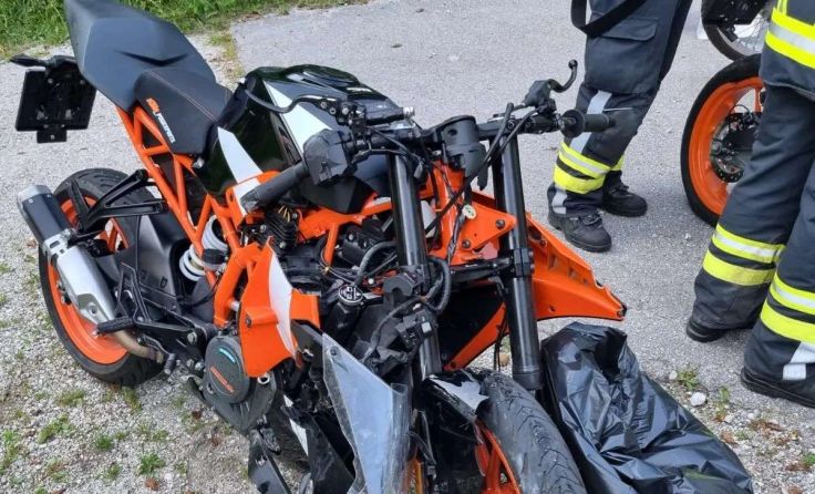 Eines der Unfallfahrzeuge (Foto: FF Grünau im Almtal)