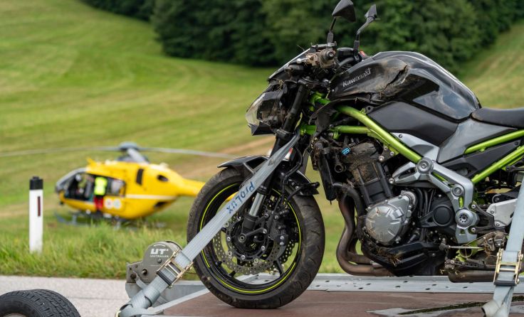 Der verletzte Biker wurde nach Linz geflogen. (Foto: TEAM FOTOKERSCHI.AT / MARTIN SCHARINGER)