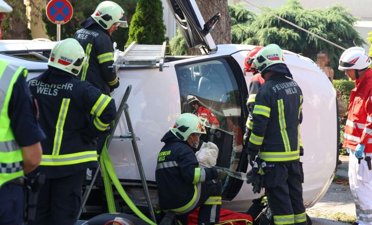 Die Einsatzkräfte bei der Rettungsaktion (Foto: laumat/Matthias Lauber)