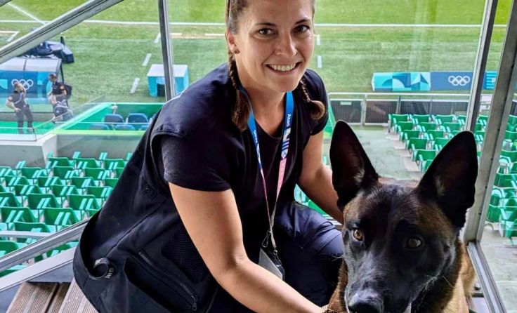Polizistin Rita und Ikarus haben die Frau gefunden (Foto: LPD OÖ)