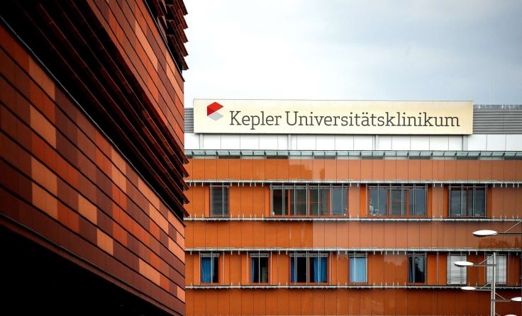 Der junge Mann wurde nach Linz ins Kepler Uniklinikum gebracht. (Foto: Weihbold)