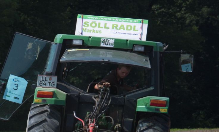 Starke Leistung von Markus Söllradl beim Landespflügen in Sipbachzell. Foto: G. Hütmeyer