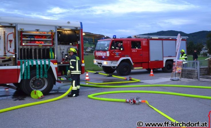 35 Feuerwehrmänner waren an der Großübung beteiligt. Foto: R. Hödlmoser