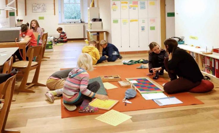 Die Schule an der Alm lädt zum Tag der offenen Tür. Foto: Schule an der Alm