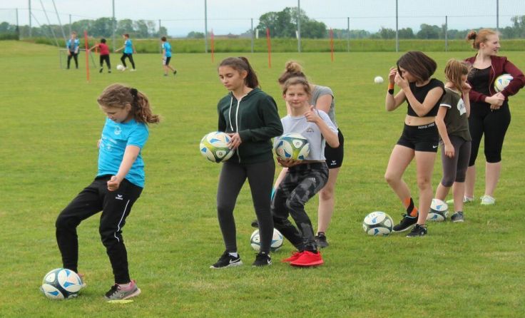 Die Union Pettenbach will Mädchen für den Fußball begeistern. Foto: M. Feichtinger