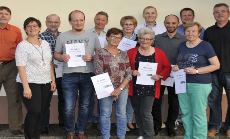 Langjährige Mitglieder wurden von Obmann Forstinger geehrt. Foto: R. Berger
